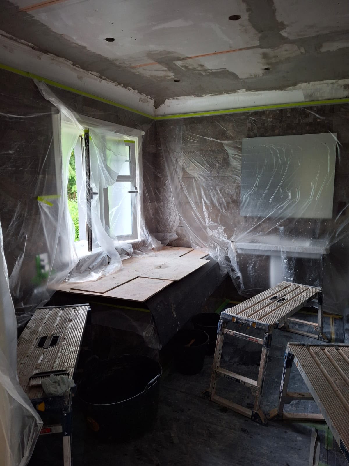Wall & floor tiling