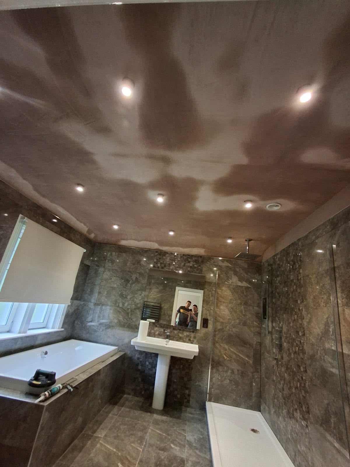 Marble-effect bathroom